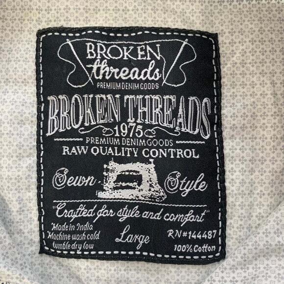 Broken Threads Casual Button Down Short Sleeve Collared Shirt Large - Picture 4 of 5